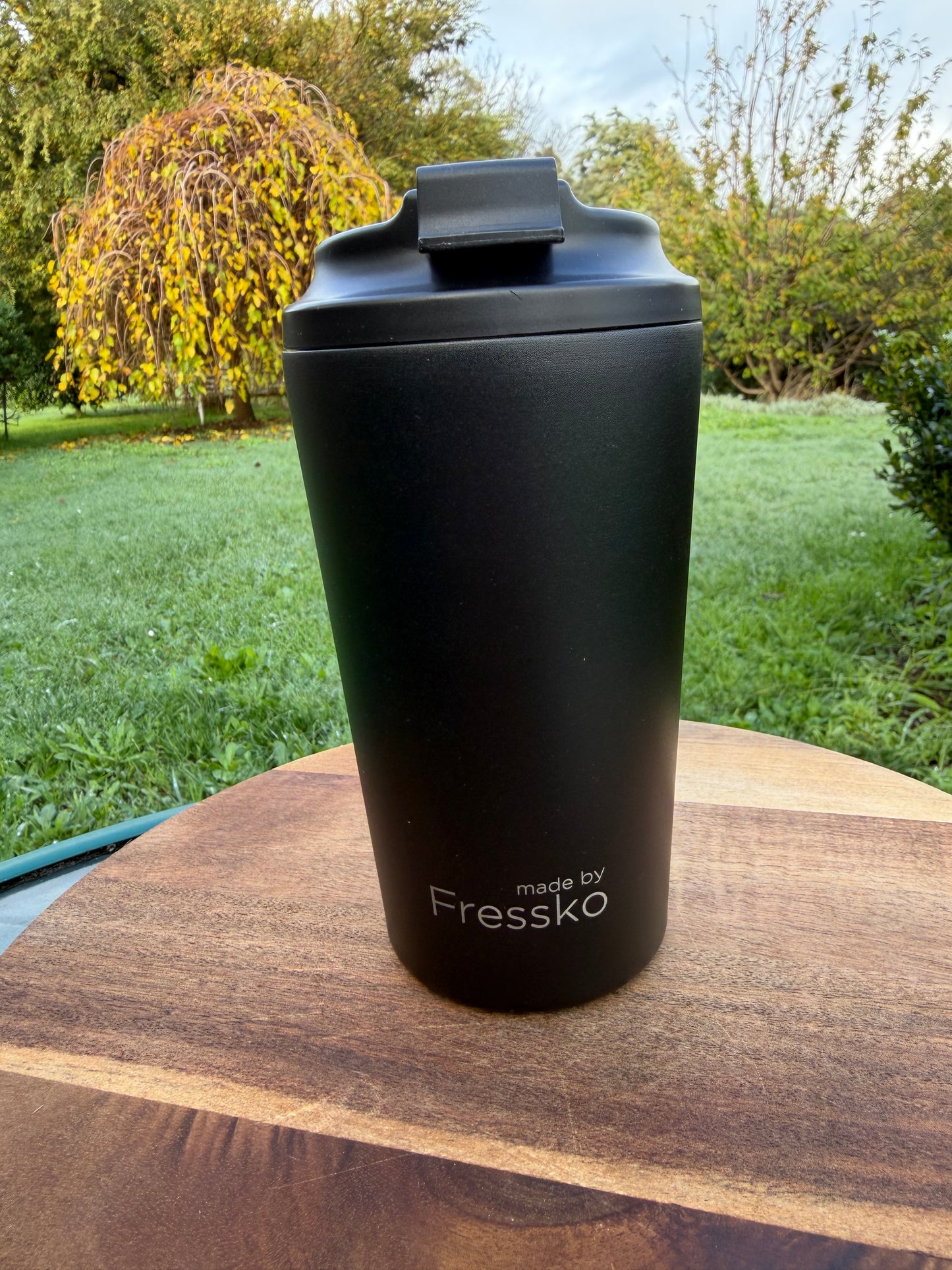 Grande Coal | Cafe Corolla x Fressko